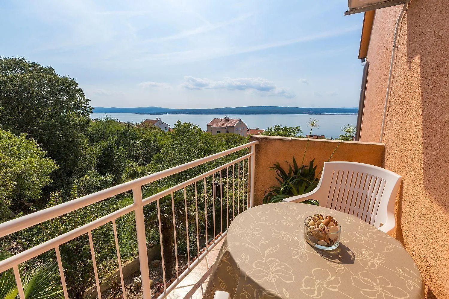 Komfortables Apartment Mit Meerblick, Bbq-Bereich, Garten, Privatparkplatz Dramalj