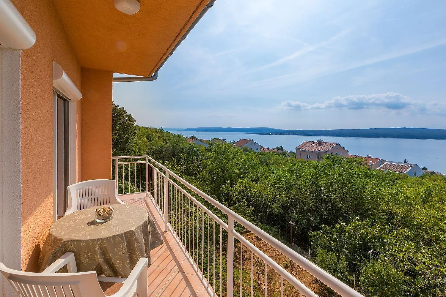 Komfortables Apartment Mit Meerblick, Bbq-Bereich, Garten, Privatparkplatz Dramalj