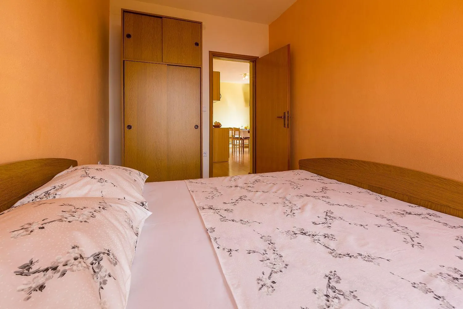Komfortables Apartment Mit Meerblick, Bbq-Bereich, Garten, Privatparkplatz Dramalj